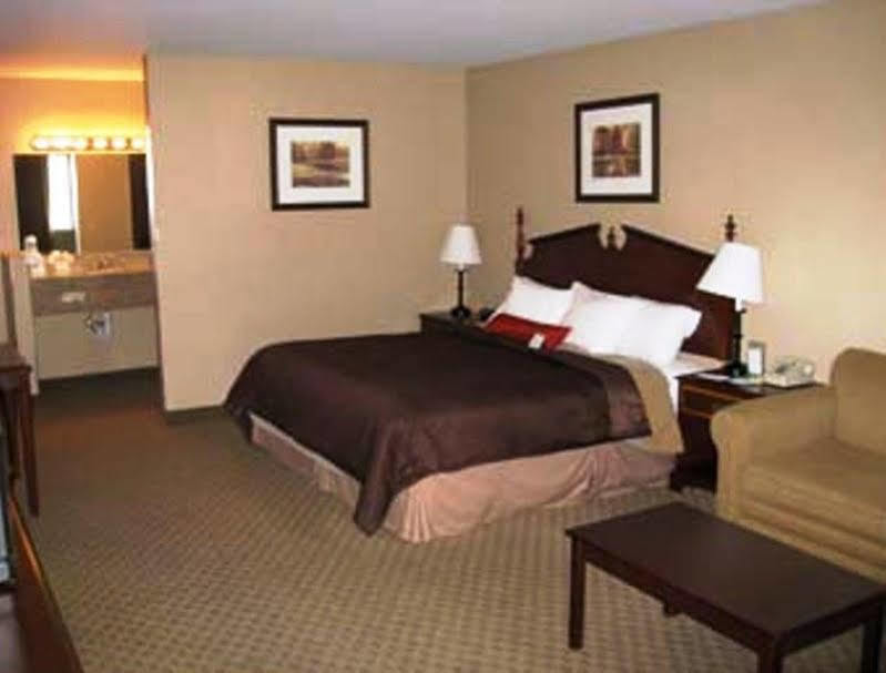 Days Inn By Wyndham Шоу-Лоу Экстерьер фото